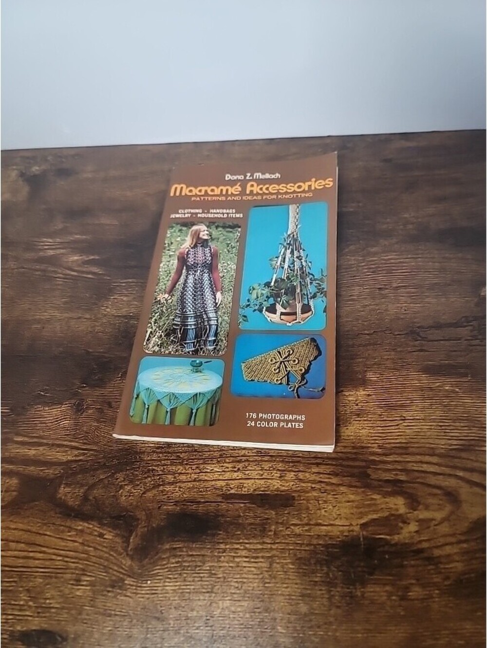 Macrame Accessories Vintage Pattern Book by Dona Z Meilach 1973